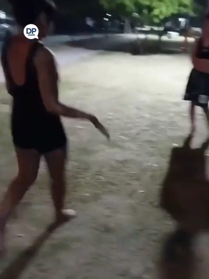 😳 BRUTAL PELEA ENTRE ADOLESCENTES EN LAS TERMAS Y NADIE INTERVINOEl violento episodio ocurrió e