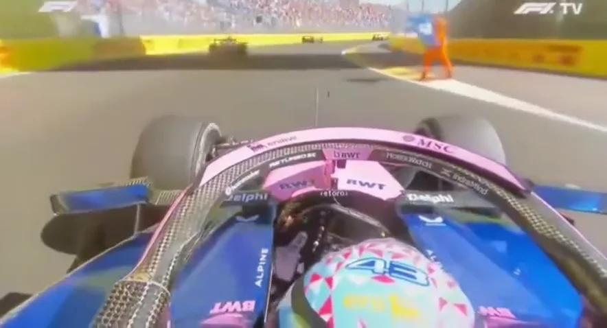 FRANCO COLAPINTO FESTEJANDO SU P7 CON LA BANDERA ARGENTINA EN LA MANO