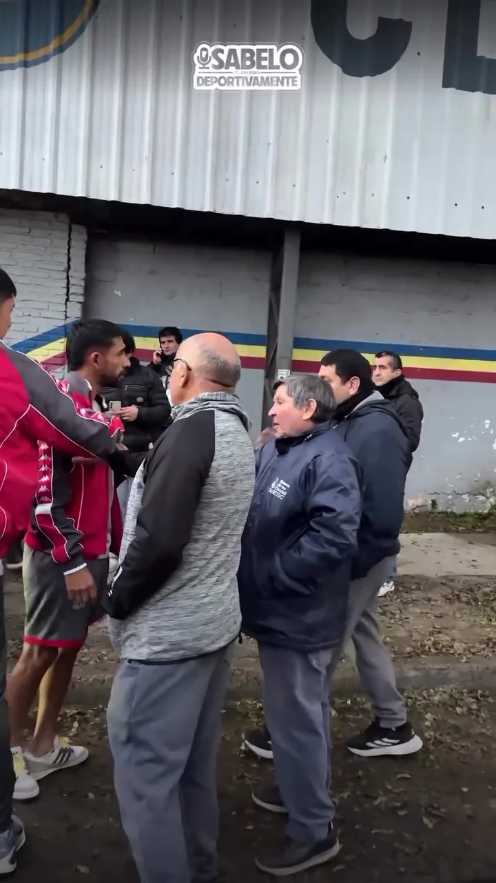 🔥”PONE HUEVO EN LA CANCHA, BOLUDO” 🚨FINAL CALIENTE EN MUNRO 🔥 Tras la dura derrota 2-0 ante C