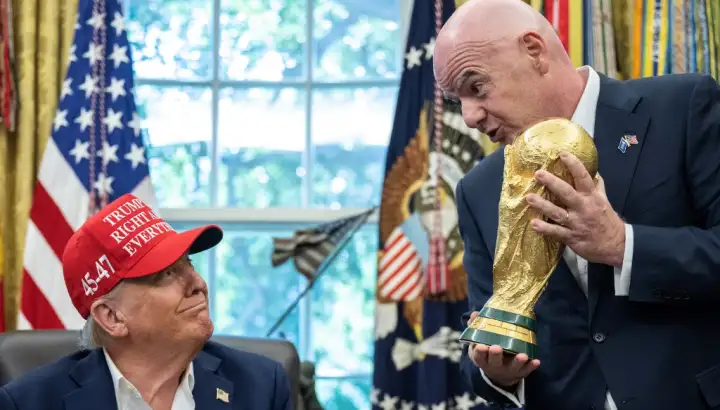 donald-trump-junto-a-gianni-infantino-2147538