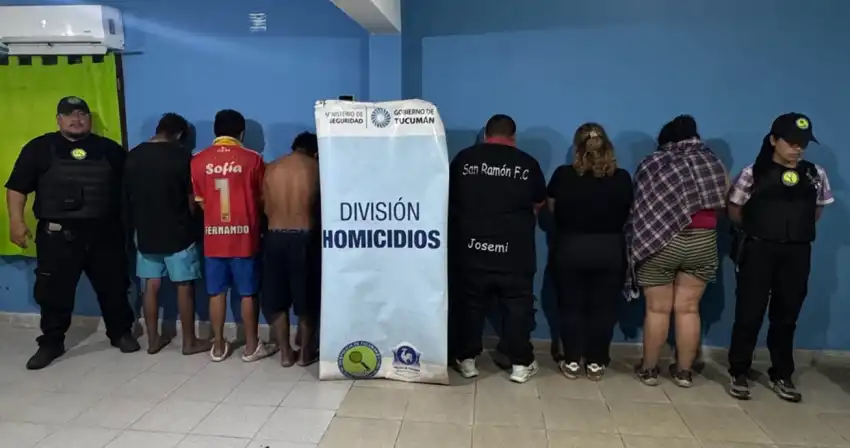 850x448_en-la-ex-brigada-seis-detenidos-fueron-trasladados-base-investigadores-1155780-081413