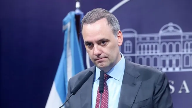 manuel-adorni