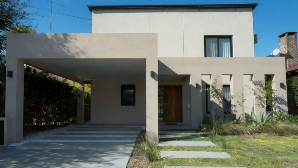 la-casa-que-le-atribuyen-a-manuel-adorni-en-el-country-indio-cua-golf-club-ubicado-en-exaltacion-de-la-cruz-2206039