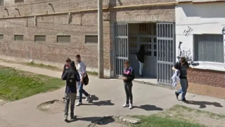 un_alumno_de_14_axos_llevx_arma_en_la_mochila_a_la_escuela_2_x1x_1.jpg_1833193316