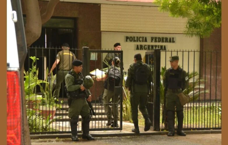 escandalo-en-la-policia-federal-detienen-a-ocho-efectivos-acusados-de-robar-cocaina-de-un-procedimiento-782x500