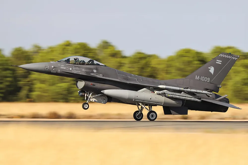 F-16-Petri-5