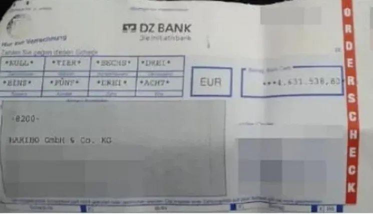 encontrx_un_cheque_millonario_en_la_calle_y_recibix_una_recompensa_insxlita_2.jpg_338582033