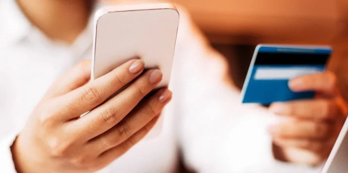 le-pidio-plata-a-su-hermano-por-whatsapp-y-termino-estafada-con-290-000