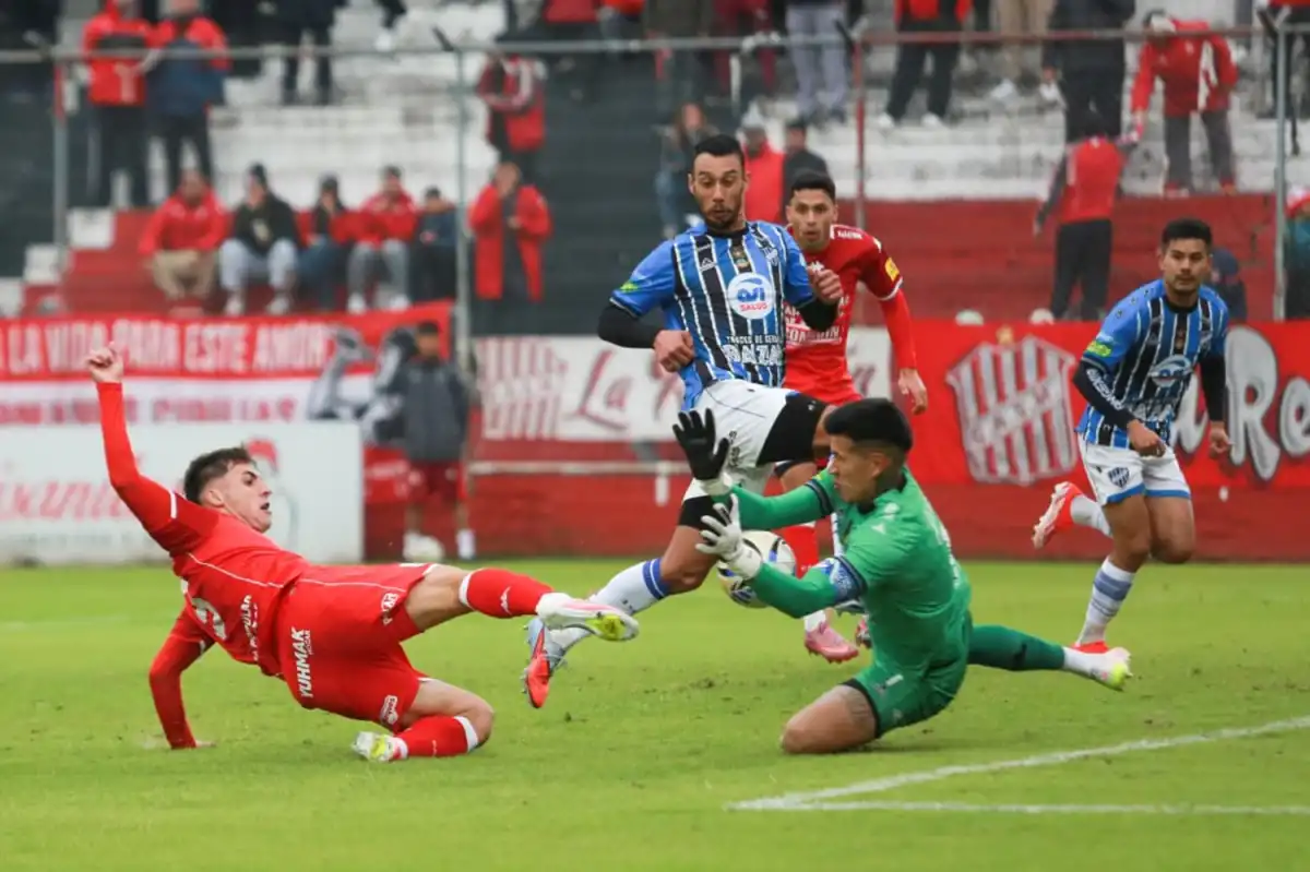 1200x799_en-vivo-san-martin-tucuman-vence-1-0-almagro-ciudadela-1145203-183323