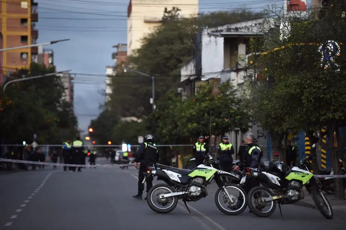 1200x800_tiros-y-muerte-en-barrio-sur-militar-retirado-se-quito-vida-tras-herir-joven-agredir-ex-pareja-1141741-185056